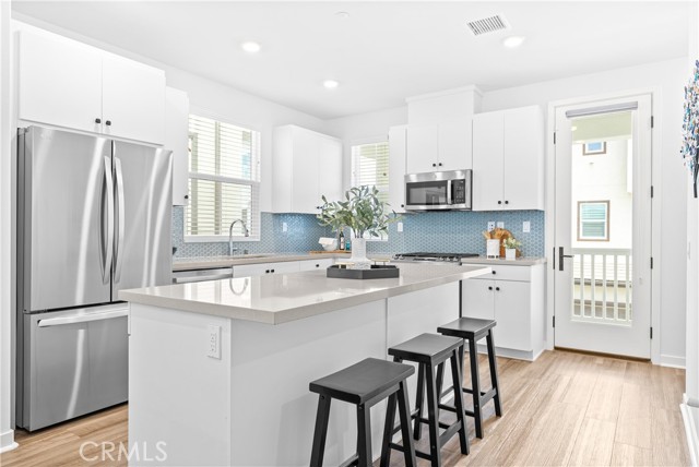 Front Image Thumbnail for CROC25269066