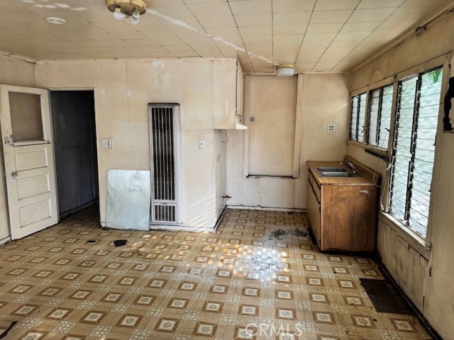 6208 Santa Fe, Huntington Park CA: https://media.crmls.org/medias/7ff19791-76ae-499f-a5cd-18db63644a7d.jpg