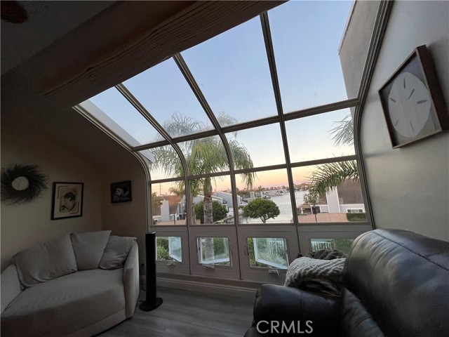 Detail Gallery Image 4 of 28 For 16065 Surprise Ln, Huntington Beach,  CA 92649 - 3 Beds | 3 Baths