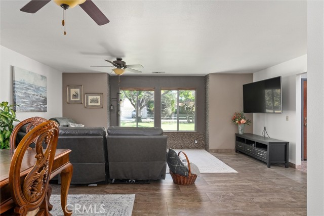 Detail Gallery Image 12 of 75 For 5 Roseanna Ct, Chico,  CA 95973 - 4 Beds | 2/1 Baths