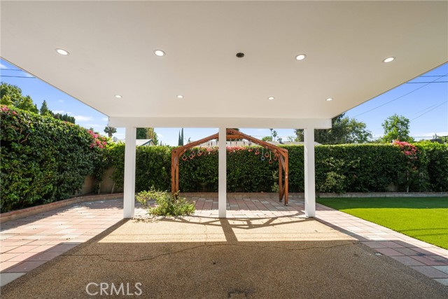 6615 Farralone Avenue, Woodland Hills CA: https://media.crmls.org/medias/7ff2b72c-264f-4bca-83a6-474e5aadf760.jpg