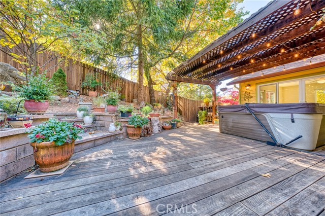14274 Regina Way, Cobb CA: https://media.crmls.org/medias/7ff2c6c9-7e80-4ed8-af19-1b947d9c06c6.jpg