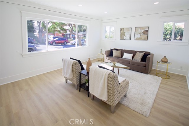 235 E Eldridge, Long Beach CA: https://media.crmls.org/medias/7ff37a6b-1598-4917-884a-1990329b1cad.jpg