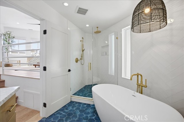 608 Palm Drive, Hermosa Beach, California 90254, 2 Bedrooms Bedrooms, ,2 BathroomsBathrooms,Residential,For Sale,Palm,SB26088243