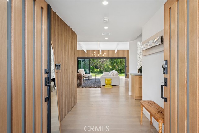 Detail Gallery Image 6 of 53 For 5700 El Canon Ave, Woodland Hills,  CA 91367 - 3 Beds | 3 Baths