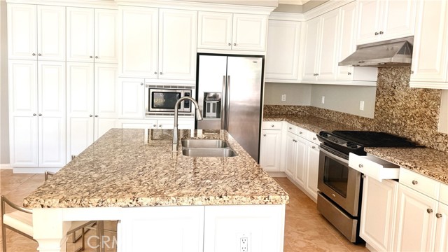 Detail Gallery Image 4 of 10 For 24 Oakfield, Irvine,  CA 92620 - 3 Beds | 2/1 Baths