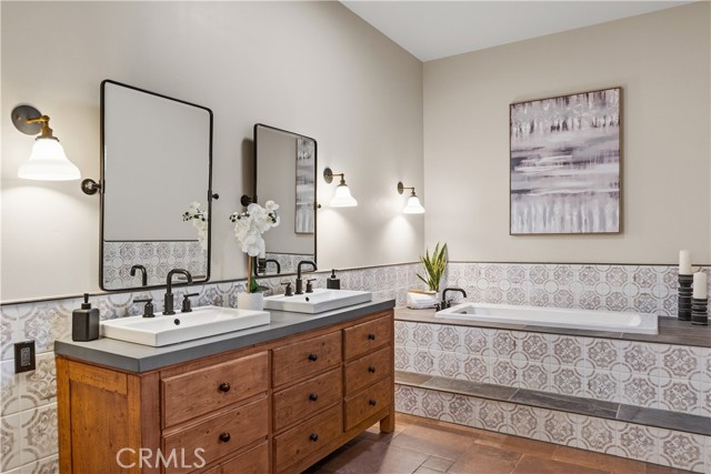 Detail Gallery Image 16 of 72 For 41570 Avenida Bordeaux, Temecula,  CA 92592 - 6 Beds | 4/1 Baths