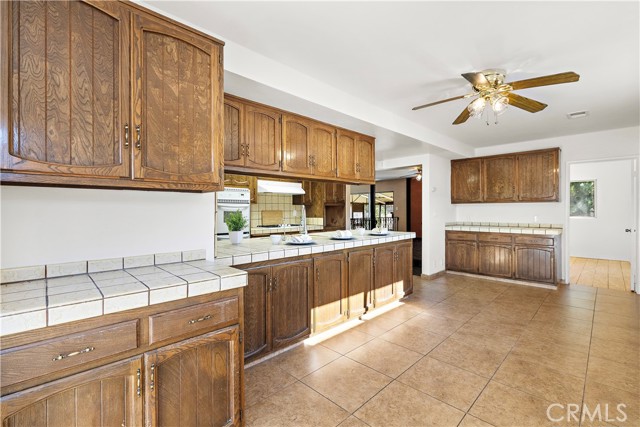 Detail Gallery Image 9 of 34 For 552 N Broadmoor Ave, West Covina,  CA 91790 - 4 Beds | 2 Baths
