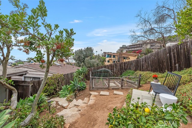 Detail Gallery Image 24 of 36 For 320 Ashton Dr, Laguna Beach,  CA 92651 - 3 Beds | 1/1 Baths