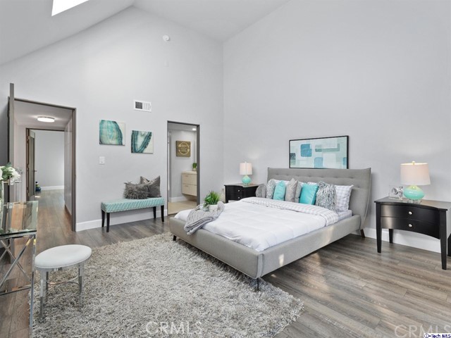 2 Bed Home for Sale in Studio City, California