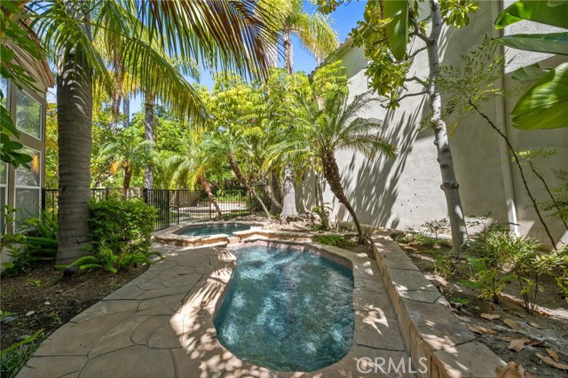 3 Toscany, Irvine CA: https://media.crmls.org/medias/7ff62589-5a5d-4d4c-87e2-d6cc703457cb.jpg