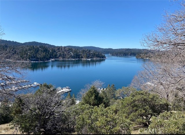 Detail Gallery Image 35 of 37 For 860 E Victoria Ct, Lake Arrowhead,  CA 92352 - 2 Beds | 1/1 Baths