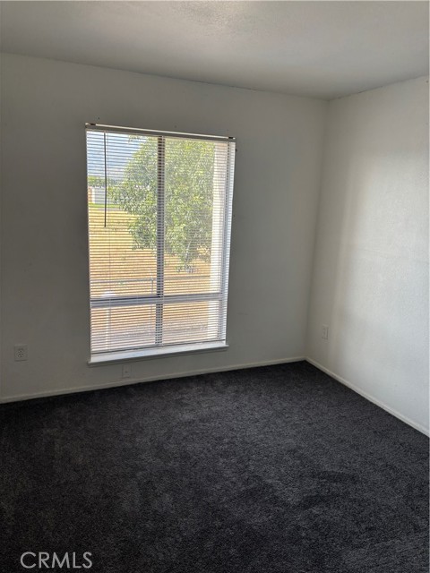 Detail Gallery Image 5 of 11 For 25180 5th St, San Bernardino,  CA 92410 - 3 Beds | 2/1 Baths