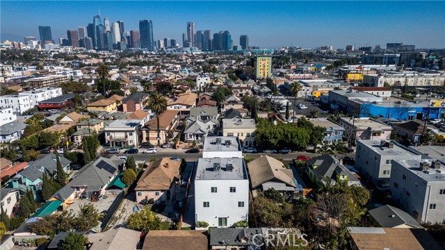 1805 S New England Street, Los Angeles CA: https://media.crmls.org/medias/7ff71111-cf36-45fb-b26f-8b32a8872e34.jpg