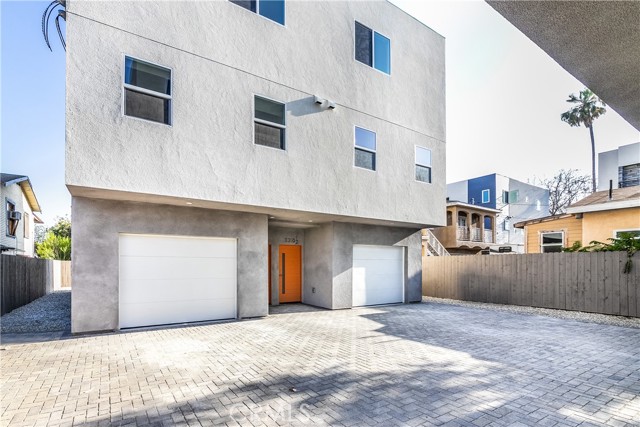 Detail Gallery Image 6 of 18 For 11308 Miranda St, North Hollywood,  CA 91601 - 4 Beds | 4 Baths