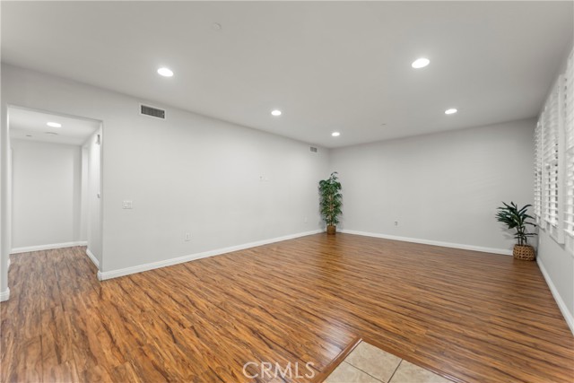 76 City Stroll, Irvine CA: https://media.crmls.org/medias/7ff84bc7-3567-4145-9288-bfc95bba64e6.jpg