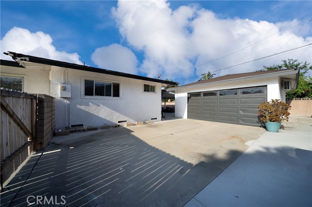 9966 Vernon Avenue, Montclair CA: https://media.crmls.org/medias/7ff907a3-4685-45a3-88eb-35cd45b7e206.jpg