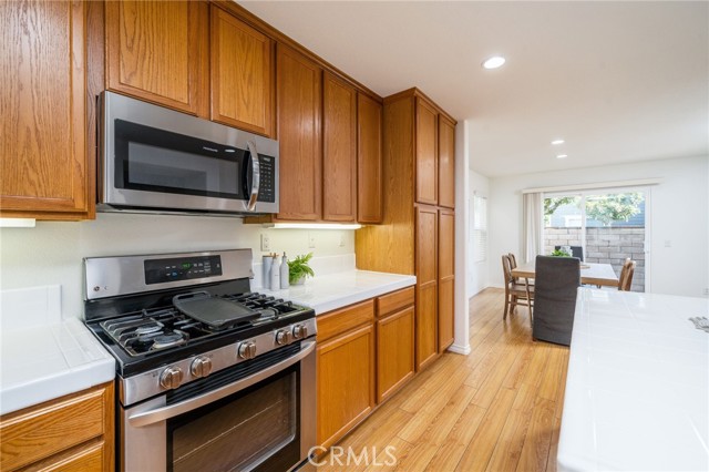 Detail Gallery Image 13 of 43 For 406 N Placer Privado, Ontario,  CA 91764 - 3 Beds | 2/1 Baths