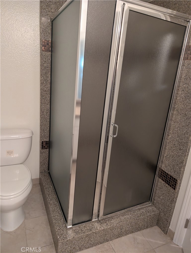 https://media.crmls.org/medias/7ffa51fe-49cf-434f-a623-98801af6e773.jpg?preset=X-Large