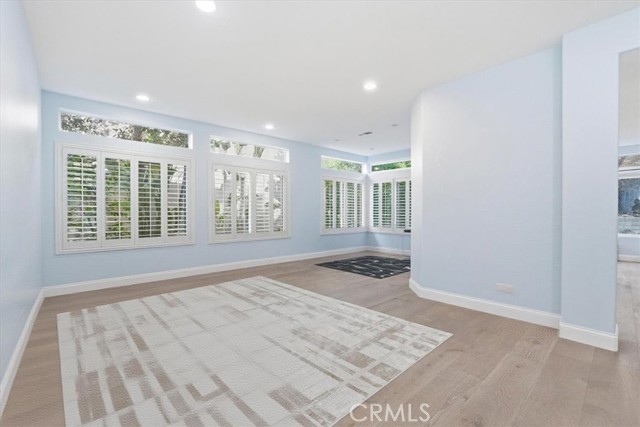 Detail Gallery Image 3 of 48 For 298 Saint Thomas, Oak Park,  CA 91377 - 5 Beds | 3 Baths