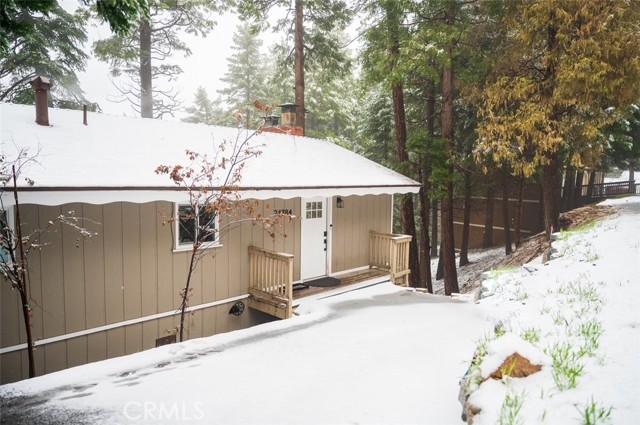 24784 Bernard Drive, Crestline, CA 92325