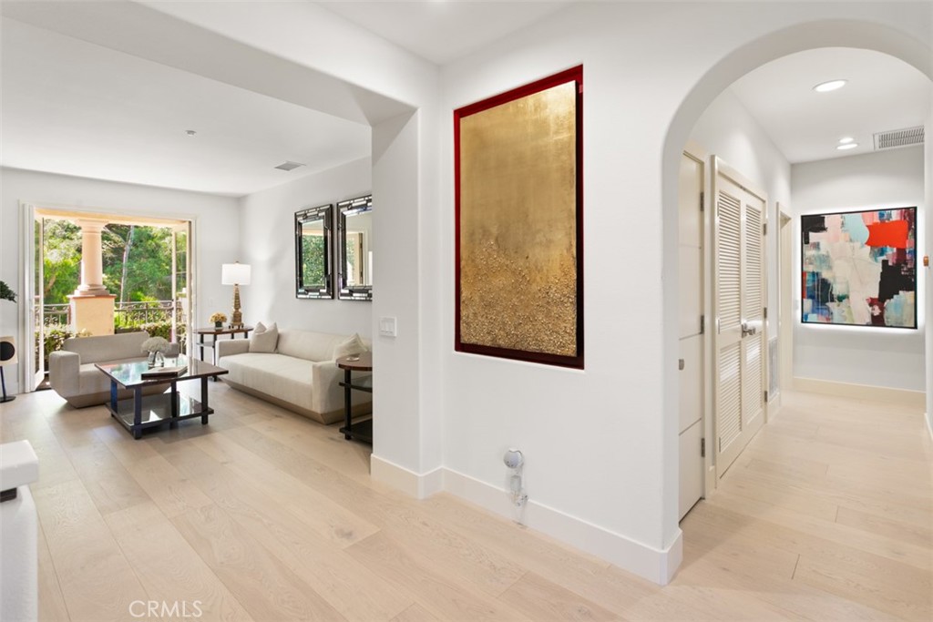 MLS #OC25243202 image #17