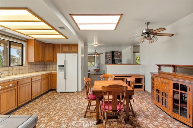 Detail Gallery Image 7 of 23 For 5586 Travis, Paradise,  CA 95969 - 3 Beds | 2 Baths