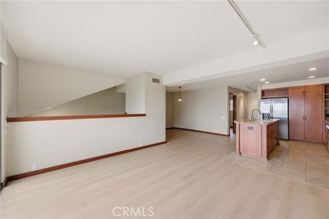 21771 Ocean Vista Drive, Laguna Beach CA: https://media.crmls.org/medias/7ffb4c18-2958-46d2-965e-a62a0a552951.jpg