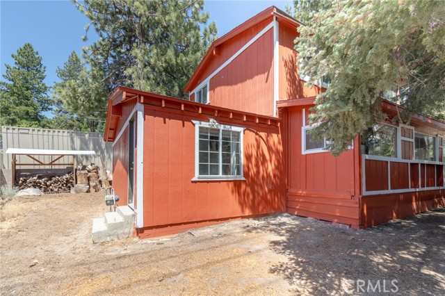 Detail Gallery Image 3 of 27 For 2442 Hunsaker Dr, Running Springs,  CA 92382 - 3 Beds | 2 Baths