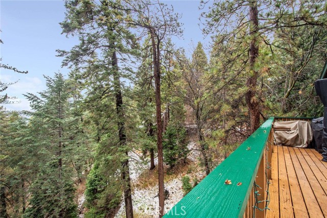 513 W Victoria Court, Lake Arrowhead CA: https://media.crmls.org/medias/7ffb9ac9-1741-4406-ba3b-1a6531279931.jpg