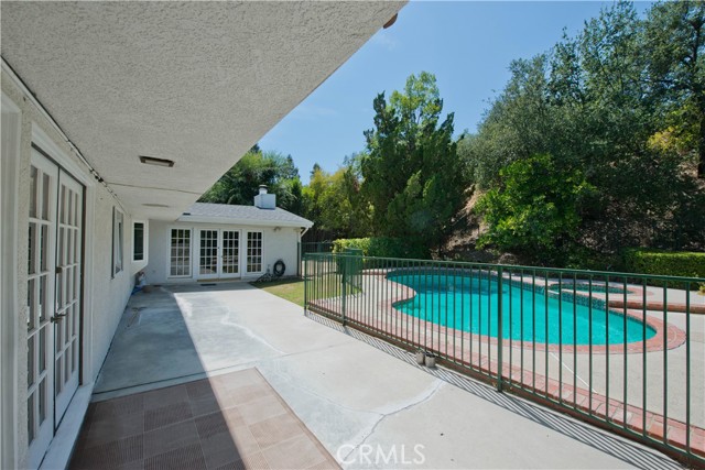 5819 Fairhaven Avenue, Woodland Hills CA: https://media.crmls.org/medias/7ffbb7ba-5c74-45eb-9b85-f2b8f515c1cc.jpg