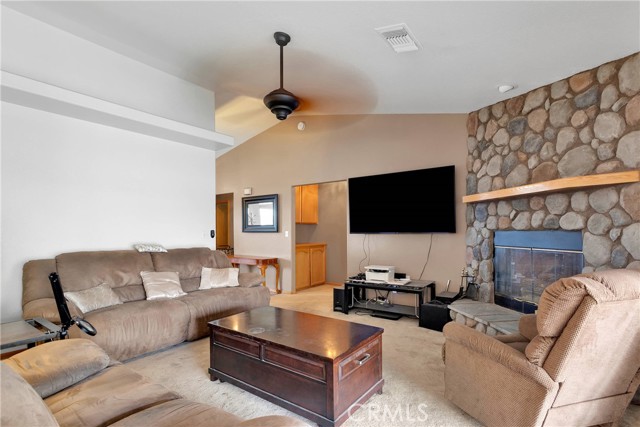 Detail Gallery Image 12 of 44 For 19804 Haida Rd, Apple Valley,  CA 92307 - 4 Beds | 3 Baths