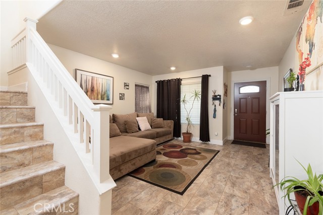 Detail Gallery Image 7 of 35 For 12 Calle Estero, Rancho Santa Margarita,  CA 92688 - 4 Beds | 2/1 Baths