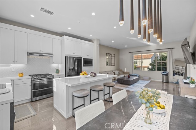 Detail Gallery Image 12 of 52 For 214 Elkhorn, Irvine,  CA 92618 - 3 Beds | 3/1 Baths