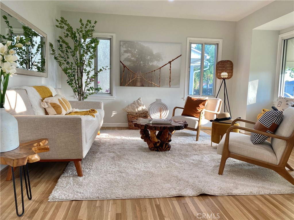 2112 N Kenwood Street, Burbank, CA 91505