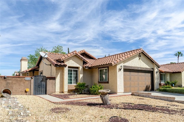 Detail Gallery Image 3 of 32 For 3243 E Avenue S3, Palmdale,  CA 93550 - 3 Beds | 2 Baths