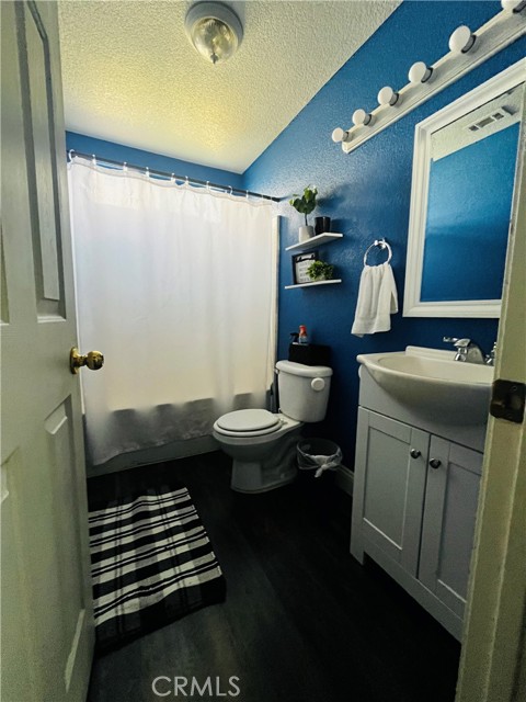 Detail Gallery Image 12 of 16 For 16315 Winona, Victorville,  CA 92395 - 4 Beds | 3 Baths