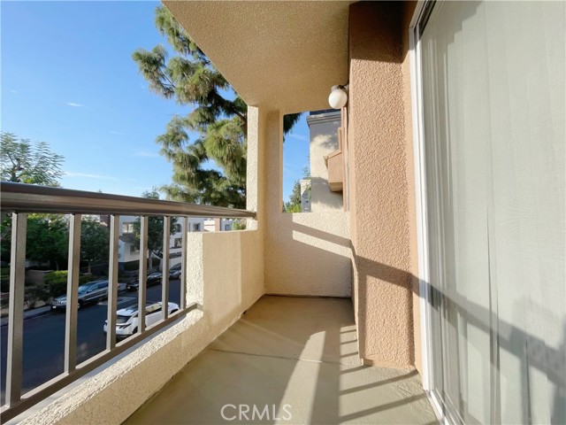 Detail Gallery Image 21 of 27 For 21520 Burbank Bld #210,  Woodland Hills,  CA 91367 - 1 Beds | 1 Baths