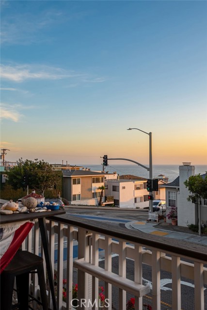 1504 Highland Avenue, Manhattan Beach, California 90266, 3 Bedrooms Bedrooms, ,3 BathroomsBathrooms,Residential,Sold,Highland,SB22068385