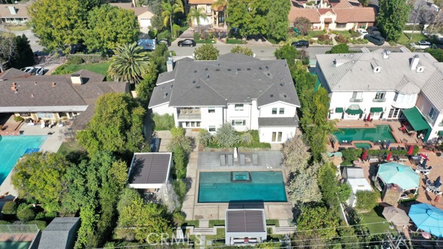 Detail Gallery Image 4 of 75 For 17950 Rancho St, Encino,  CA 91316 - 5 Beds | 6 Baths