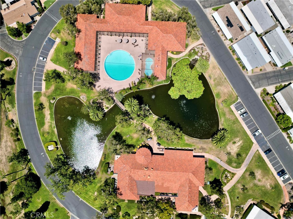 https://media.crmls.org/medias/7fff9796-ce1e-446b-a7b4-85054db4e77d.jpg?preset=X-Large