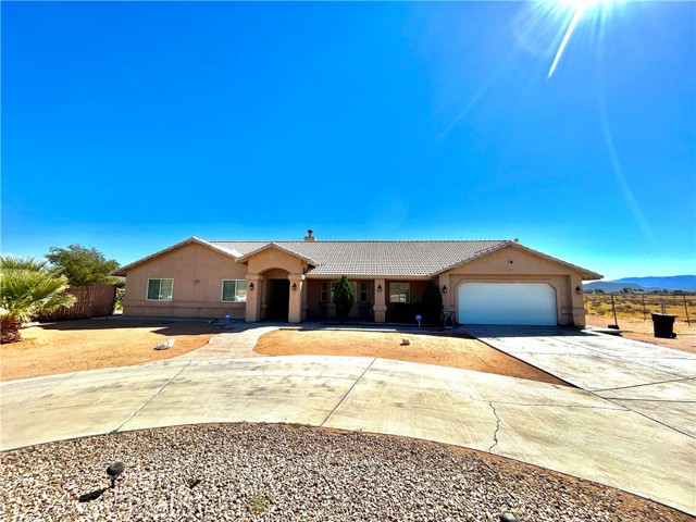 16015 Apache Rd, Apple Valley, CA 92307