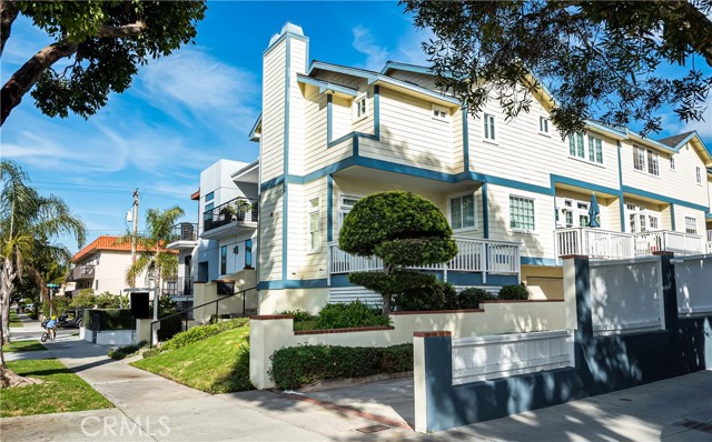 Detail Gallery Image 36 of 36 For 702 S Broadway #B,  Redondo Beach,  CA 90277 - 3 Beds | 2/1 Baths