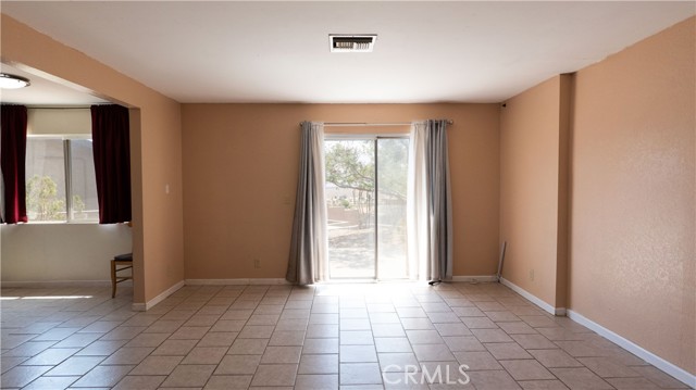 Detail Gallery Image 7 of 13 For 9035 Calle Escorial, Desert Hot Springs,  CA 92240 - 3 Beds | 2 Baths