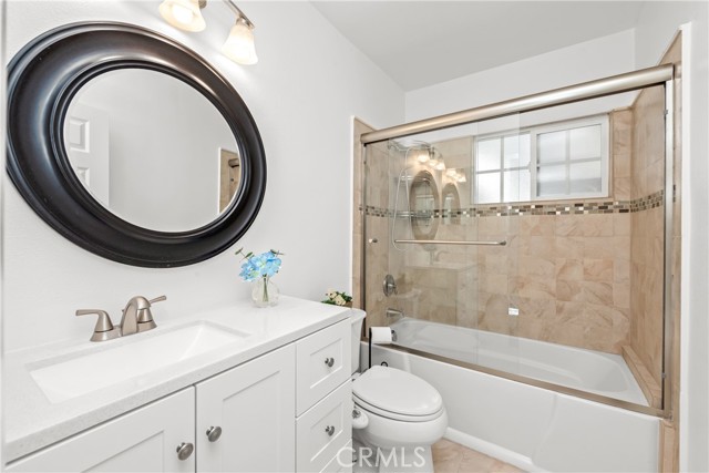 Detail Gallery Image 17 of 33 For 4892 Reforma Rd, Woodland Hills,  CA 91364 - 3 Beds | 2 Baths