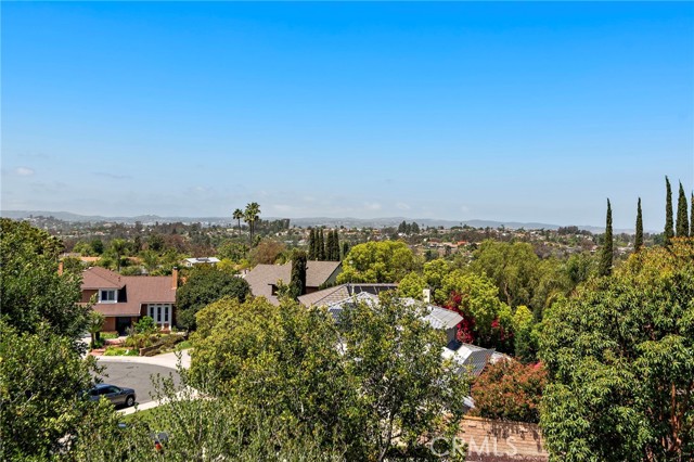 27951 Nevado, Mission Viejo CA: https://media.crmls.org/medias/8000f74f-afa9-45b9-be44-a406d395a607.jpg