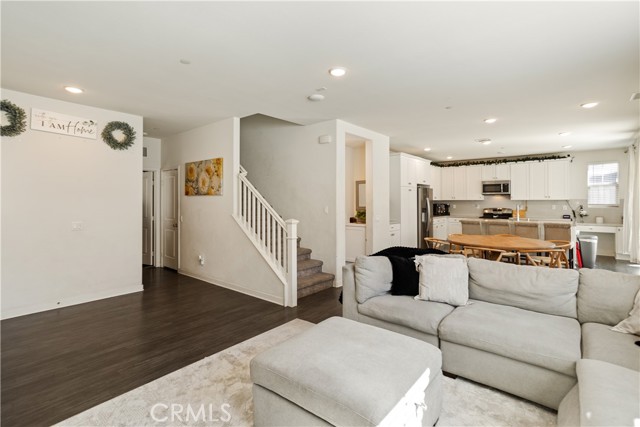 Detail Gallery Image 9 of 40 For 4846 S Monarch Pl, Ontario,  CA 91762 - 4 Beds | 3 Baths