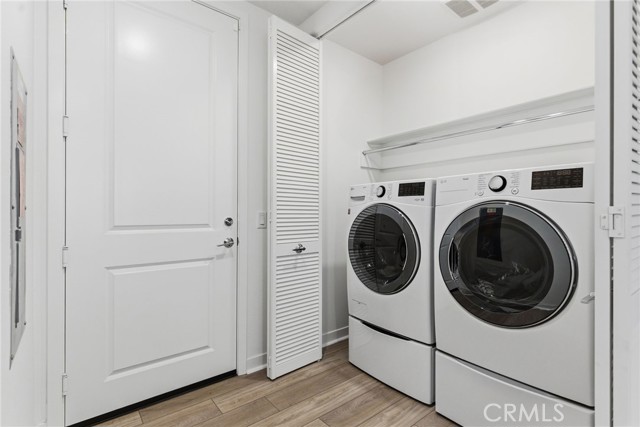 Detail Gallery Image 29 of 46 For 27410 N Merlin Pl #101,  Valencia,  CA 91381 - 2 Beds | 2 Baths