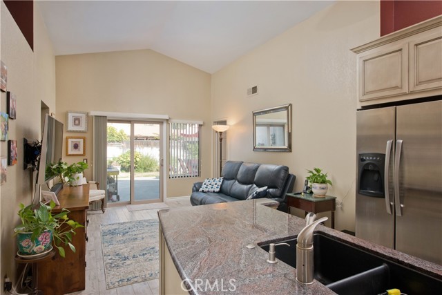2316 Hampton Avenue photo 8