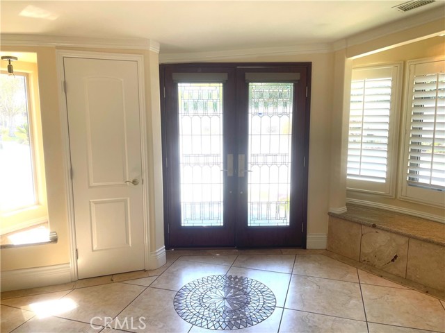 1060 Foxburg Road, Seal Beach CA: https://media.crmls.org/medias/80027f69-1dbd-435e-bf86-490dc9561789.jpg